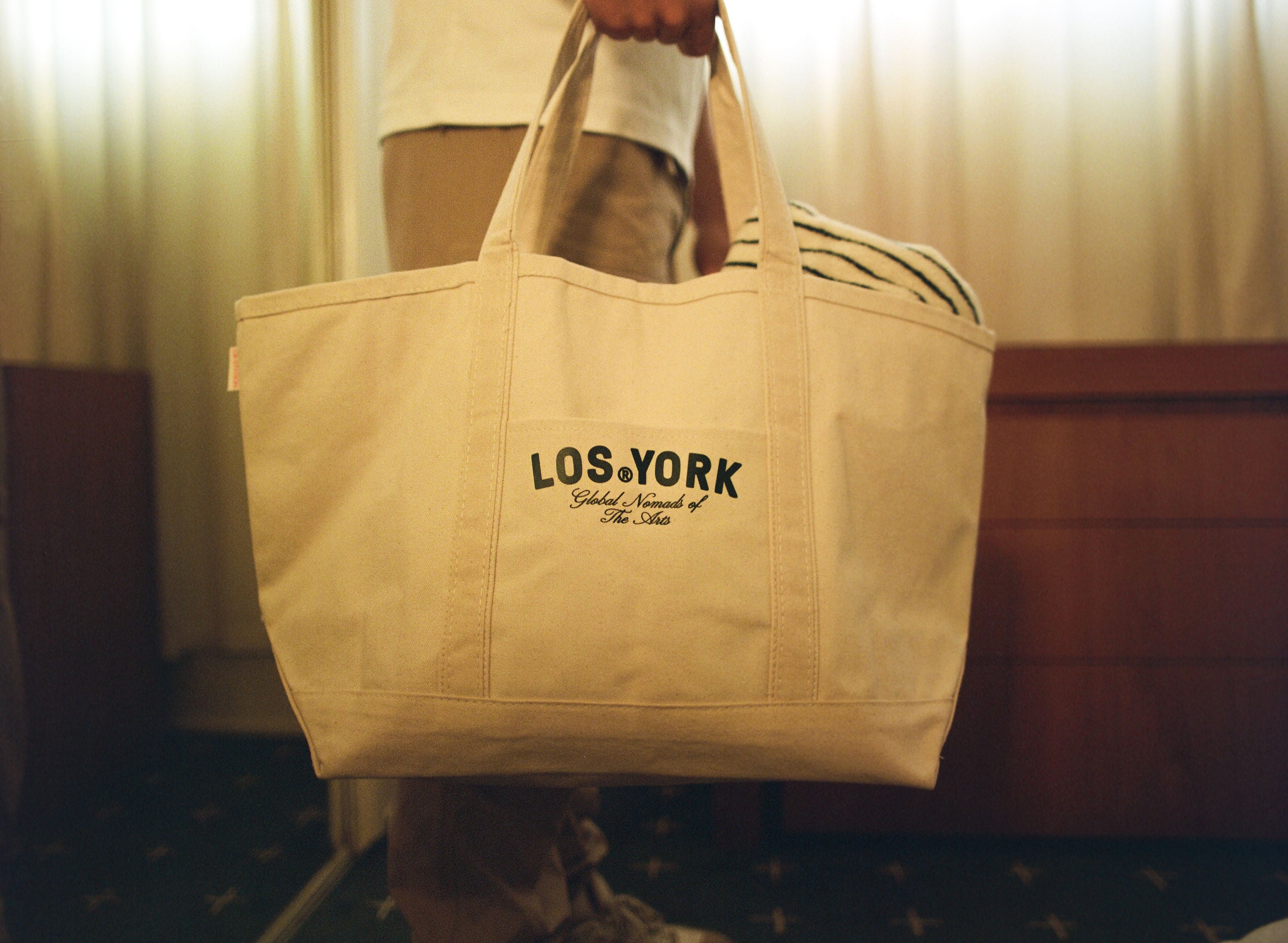The LOS YORK Global Nomads 25 Tote